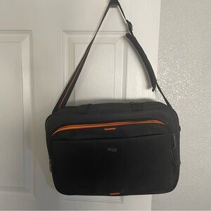 Laptop Bag - Solo - adjustable strap - zipper closure - NWOT